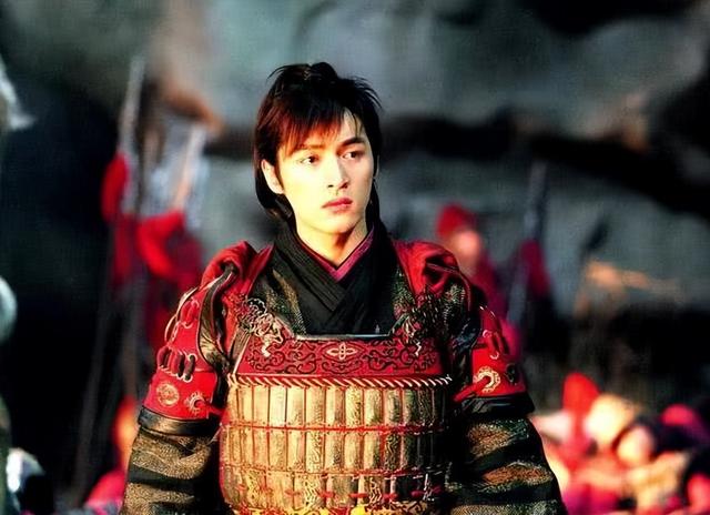 胡歌首谈车祸原因(胡歌23岁成名24岁车祸)(20)