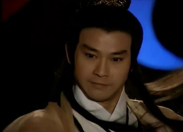 胡歌首谈车祸原因(胡歌23岁成名24岁车祸)(12)