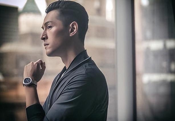 胡歌首谈车祸原因(胡歌23岁成名24岁车祸)(25)