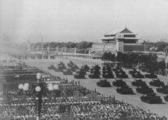 阅兵红旗检阅车有多厉害(回顾我国历届阅兵检阅车)(6)