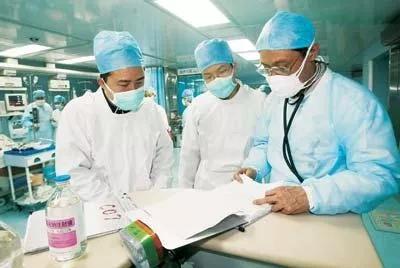 钟南山院士今年多大年龄(为什么钟南山如此伟大)(2)