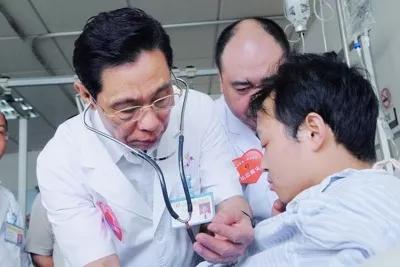 钟南山院士今年多大年龄(为什么钟南山如此伟大)(8)