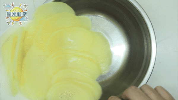 家庭版土豆泥的7种家常做法（学会如何调制汤汁）(6)