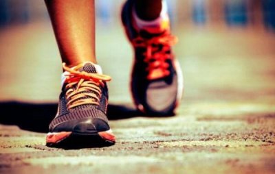 ​快步走的用处 快步走多久能到达减胖效验（40-60分钟）