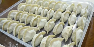 包好的饺子放冷冻室可以放多长时间,自己做的饺子冷冻可以保存多久