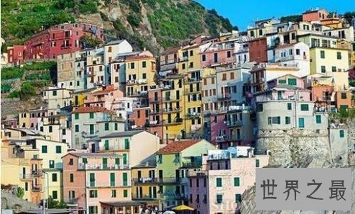 意大利十大迷人的海边小镇，波托菲诺镇一个明星都迷恋的圣地。