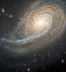 ​国际双子座天文台拍摄的倾斜的螺旋星系NGC 772