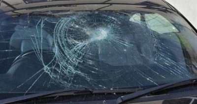 ​汽车前挡玻璃有划痕怎么处理修复