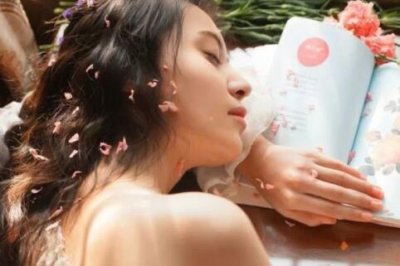 天蝎女喜欢你最明显的表现,她表面冷淡内心火热