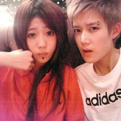 林弯弯女朋友依依微博照片  深扒林弯弯女朋友依依的个人资料 