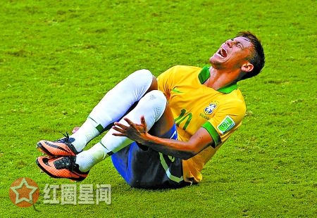 内马尔假摔曾被现任主帅批评 蒂特维护内马尔遭打脸