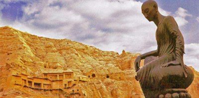 ​鸠摩罗什巨匠是后秦一位得讲高僧，何以许多人说他是舍利弗转世？