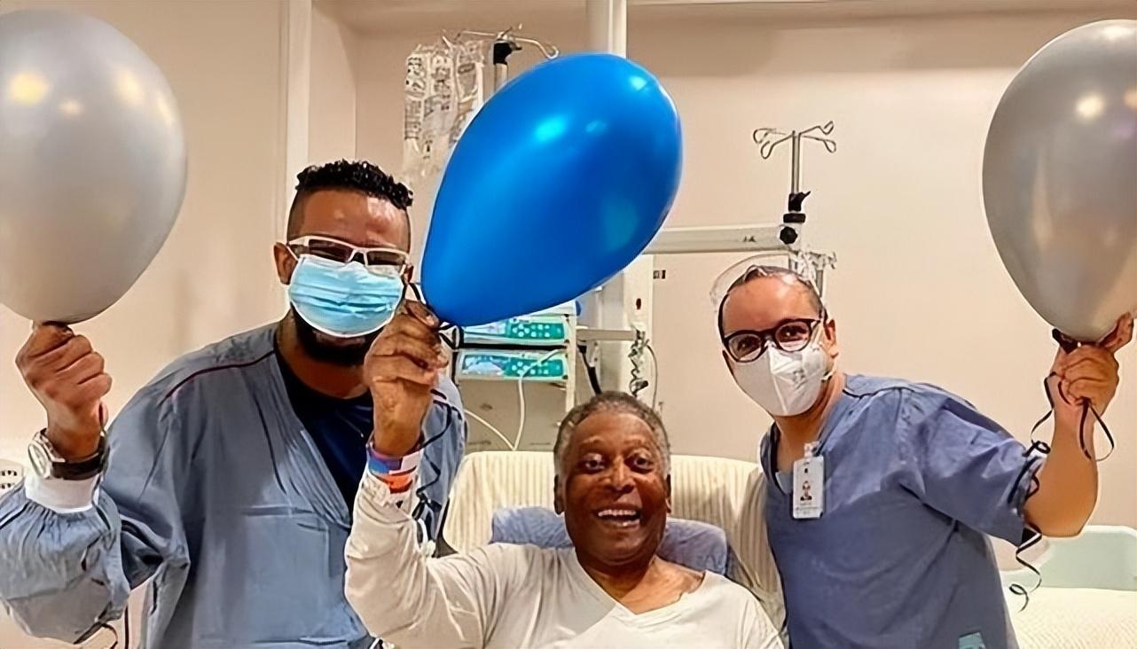 巴西球王贝利去世，一代球王贝利逝世