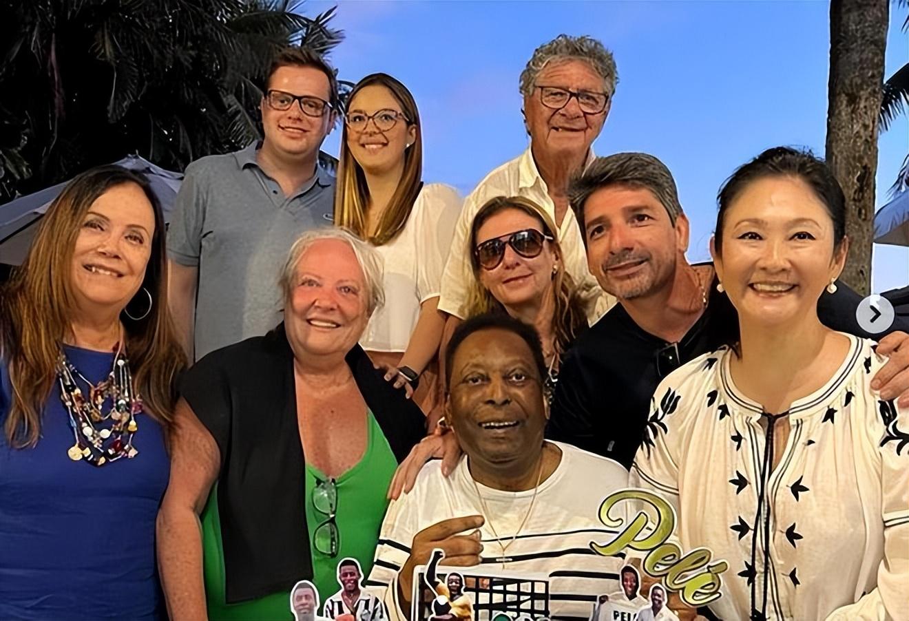 巴西球王贝利去世，一代球王贝利逝世