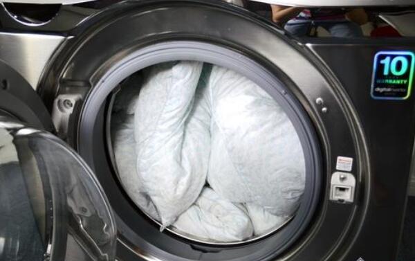 羽绒被可以机洗吗,大多数能(几年清洗一次)