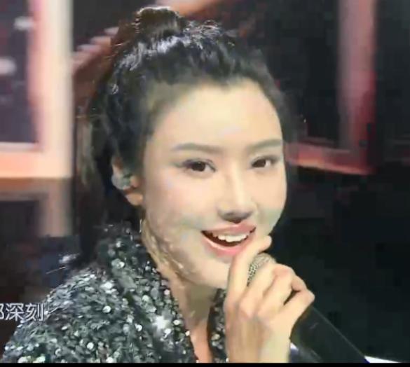 星光大道2022年主持人是哪几人(来看看主持人不投票的22年6月第二期星光大道比赛有什么不同)(15)