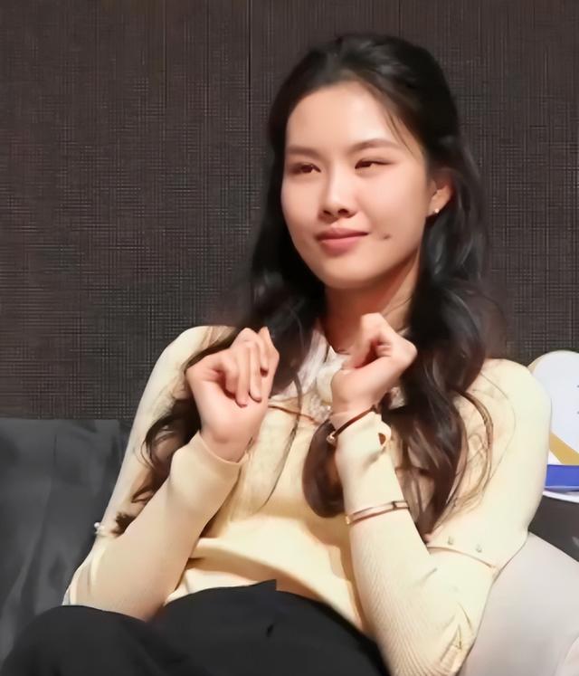 星光大道2022年主持人是哪几人(来看看主持人不投票的22年6月第二期星光大道比赛有什么不同)(2)