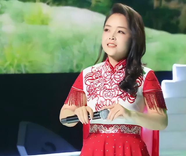 星光大道2022年主持人是哪几人(来看看主持人不投票的22年6月第二期星光大道比赛有什么不同)(10)