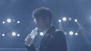 王力宏简介及简历（从疯狂撒糖到八年之痒）(17)