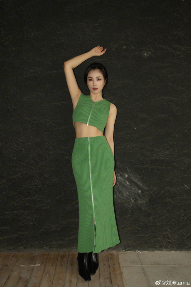 45岁刘涛生日连发30张照片 太神奇了！都不会老的