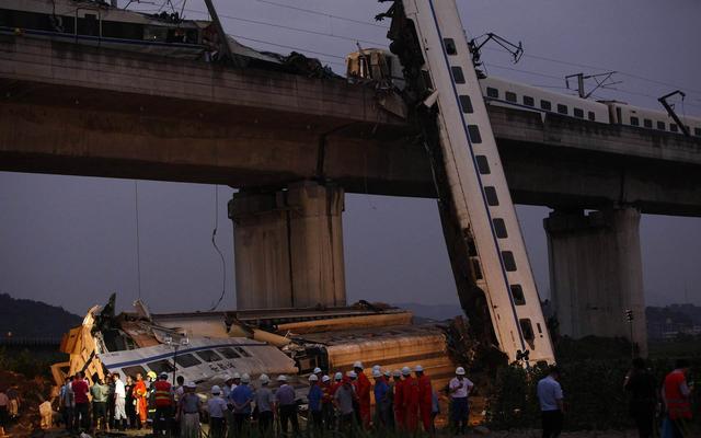 温州动车事故伊伊怎么幸存的（回看10年前温州动车事故）(8)
