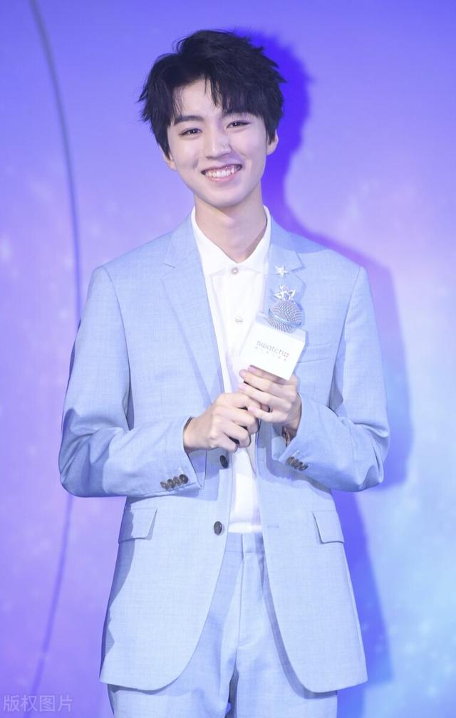 王俊凯现在与以前对比（王俊凯模样大变被质疑整容）(6)