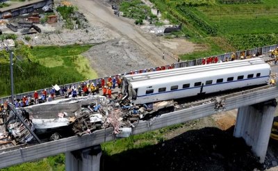 ​温州动车事故最后一名小伊伊（11年前动车事故中）