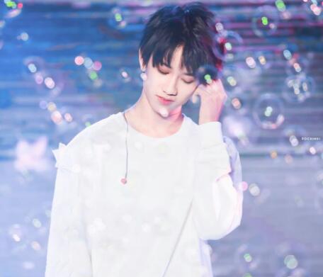 敖子逸为什么叫三爷