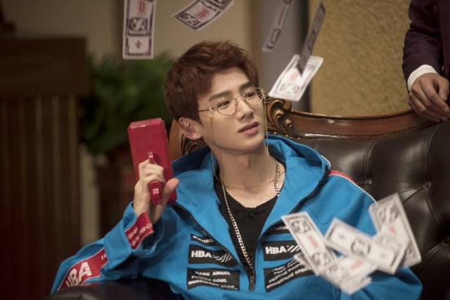 白敬亭多大了真实年龄（半火不火00后都逆天了）(11)