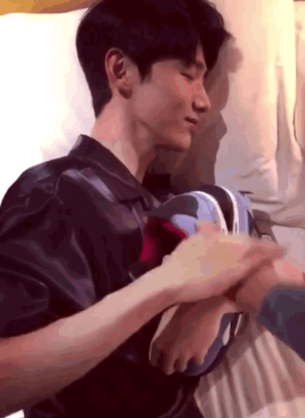 白敬亭多大了真实年龄（半火不火00后都逆天了）(15)