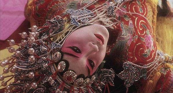 电影霸王别姬中隐藏的剧情（电影版霸王别姬有两种结局）(3)