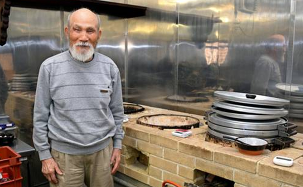 日本86岁老翁煮饭60年,虔敬工夫绽搁米饭价格(限定供给)