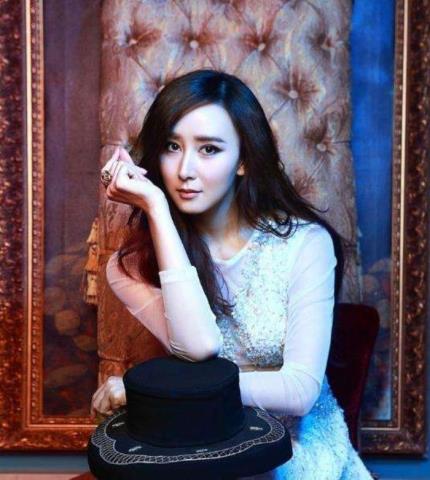 演员胡静个人资料简介（41岁胡静人美身材辣）(5)