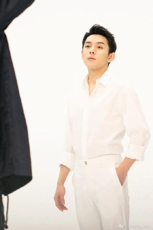 杨幂让李佳琦帮自己测腿围（李佳琦开黄腔撩杨幂）(19)