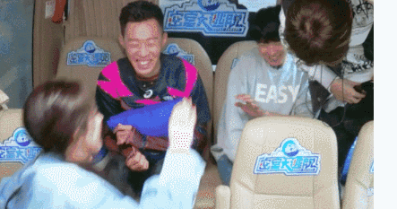 杨幂魏大勋甜蜜互动盘点（杨幂魏大勋同发情侣文案）(14)