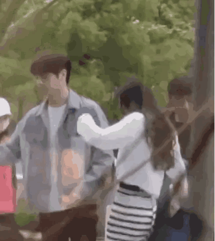 杨幂许凯亲吻（杨幂与许凯新剧爱的二八定律浪漫吻戏被路透）(3)