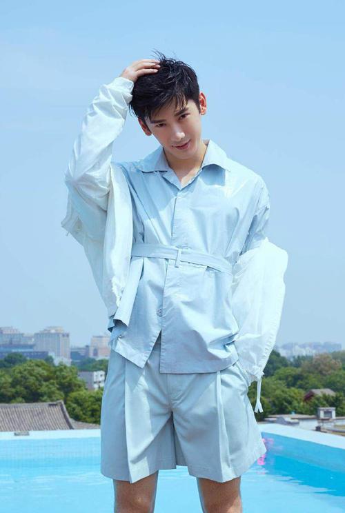 杨幂拥有嘉行45亿身价是真的吗（杨幂公司旗下的嘉行四子）(20)