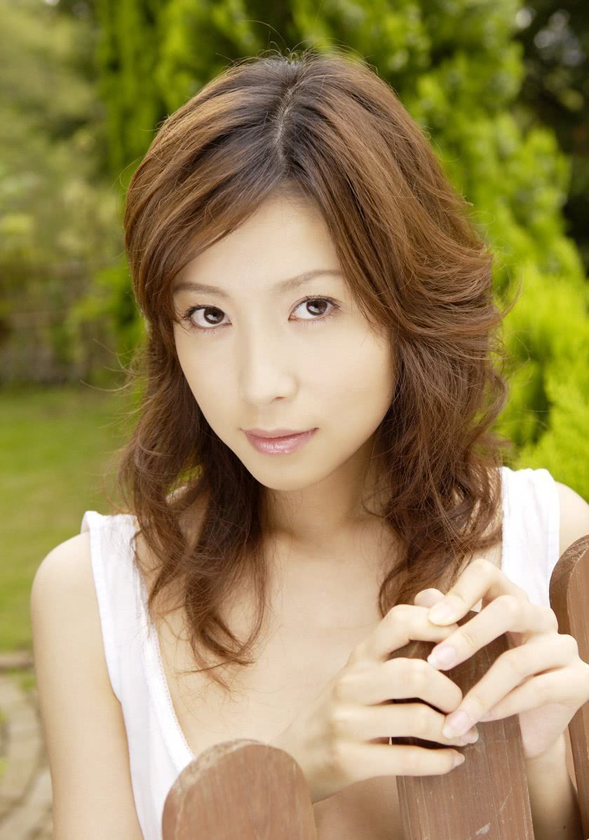 伊泽千夏个人资料写真作品