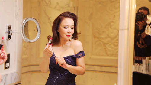 易立竞简历及个人资料（她要不是太性感）(23)