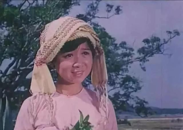 易立竞简历及个人资料（她要不是太性感）(3)