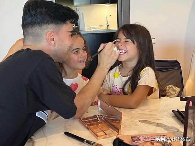 曝c罗女友为他怀上双胞胎（C罗女友清晨6点赶飞机去米兰时装周）(13)