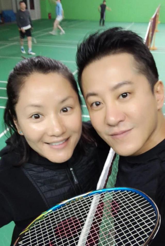 歌手毛宁现状（被刺伤后事业下滑）(15)