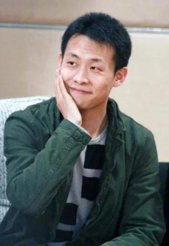 演员张译照顾女友10年直到去世（张译初恋昏迷10年）(4)