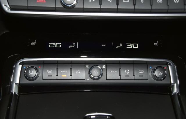 雪铁龙c6优缺点值不值得买（体格堪比C级车月销才209辆）(10)