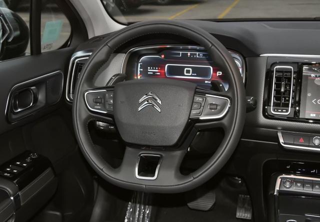 雪铁龙c6优缺点值不值得买（体格堪比C级车月销才209辆）(7)