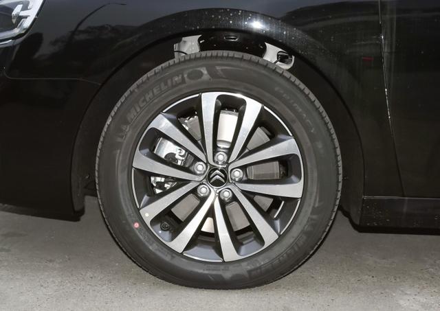 雪铁龙c6优缺点值不值得买（体格堪比C级车月销才209辆）(15)