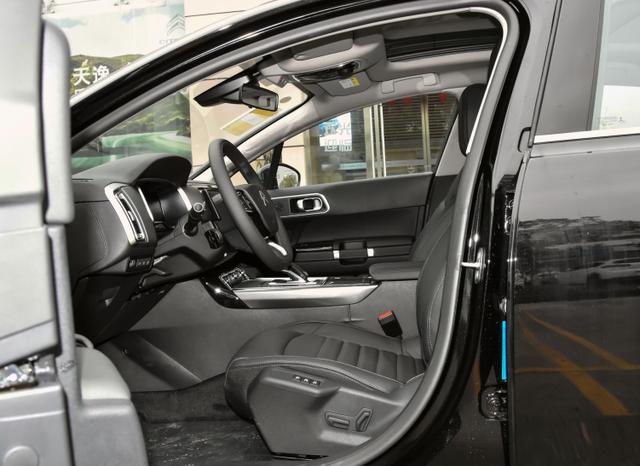 雪铁龙c6优缺点值不值得买（体格堪比C级车月销才209辆）(12)