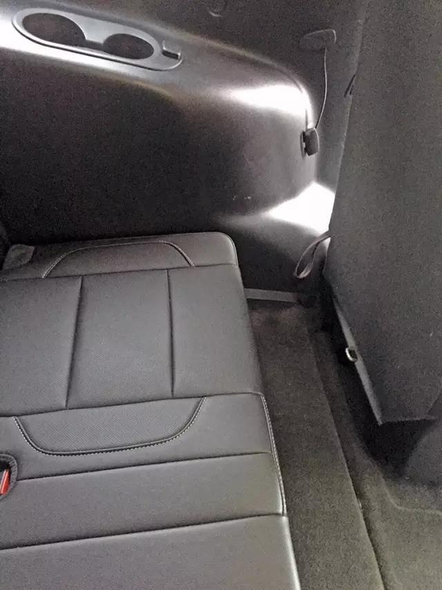 雪佛兰新车型suvtahoe（试驾美国最火的硬派SUV）(6)