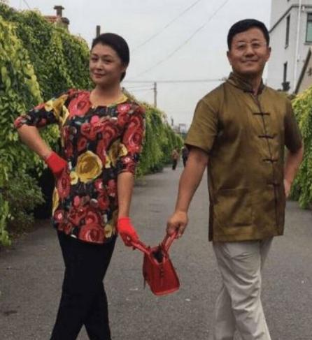 于月仙车祸怎么去世（于月仙举行遗体告别仪式）(14)