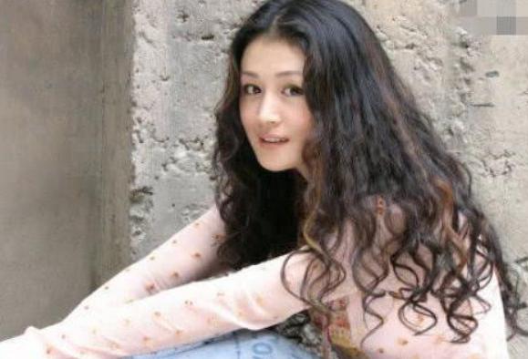 于月仙车祸怎么去世（于月仙举行遗体告别仪式）(16)